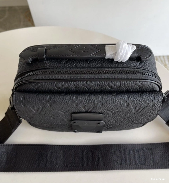 LOUIS LOCK S MESSENGER VUITTON 0726
